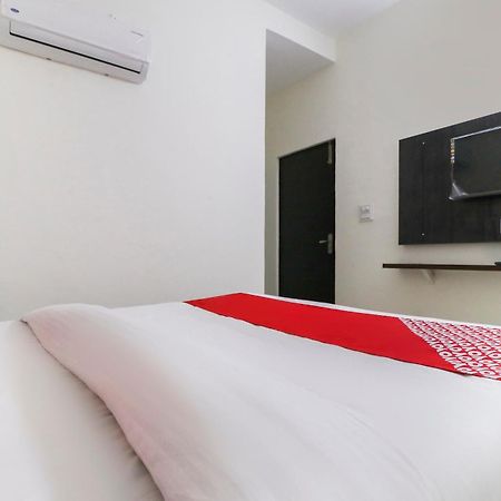OYO 67595 Hotel Red Ark Landran Exterior foto